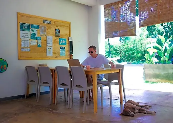 Hostel Camotes *
